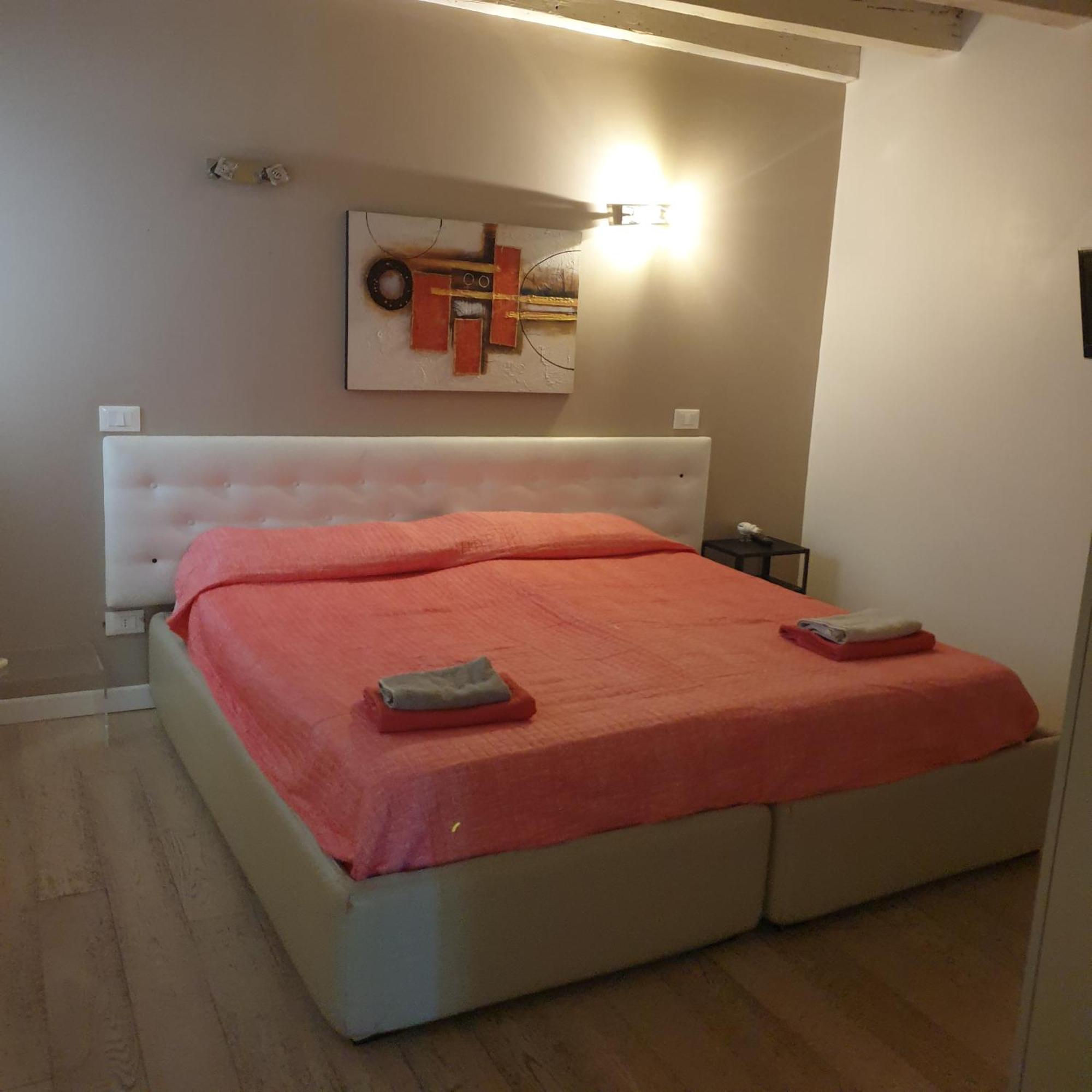 Central Lovely Typical Rooms Rialto Venice Room photo